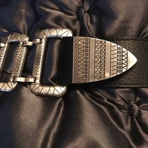 Chico’s adjustable belt